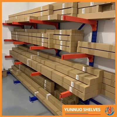 Szupermarket polcok termékbemutatója